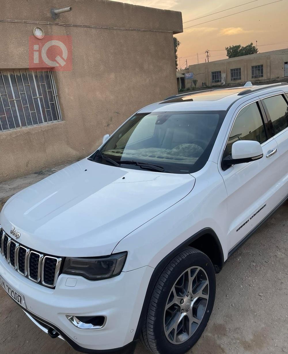 جیپ گراند شیرۆکی